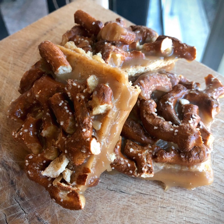CARAMEL PRETZEL BARS